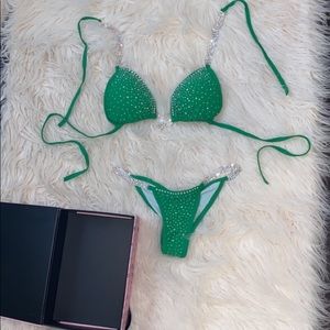 VICKY ROSS FIT GREEN BIKINI NWT🍏